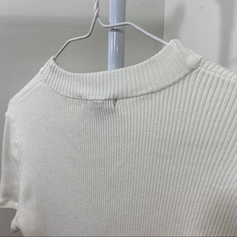 RW&CO White Ribbed Knit - Picture 4 of 5